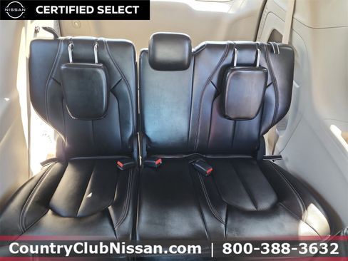 Used 2024 Chrysler Pacifica Touring-L image 26