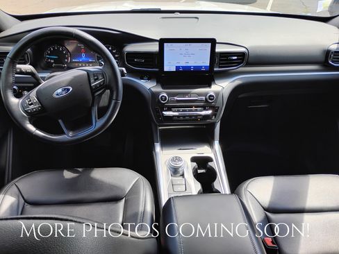 Used 2020 Ford Explorer XLT w/ Equipment Group 202A AWD/4WD image 4
