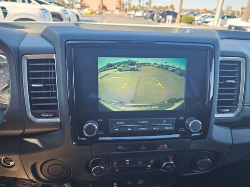 Used 2024 Nissan Frontier SV w/ Technology Package image 19