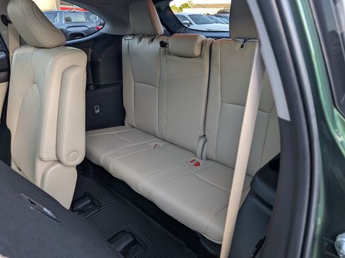 Used 2023 Toyota Highlander Platinum AWD/4WD image 16