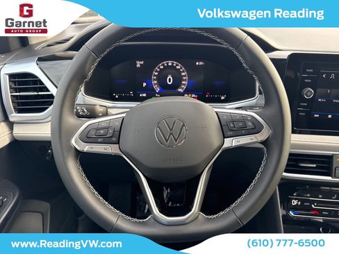 New 2026 Volkswagen Taos SE image 14