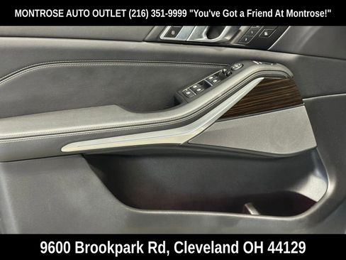 Used 2024 BMW X5 xDrive40i w/ Premium Package image 11