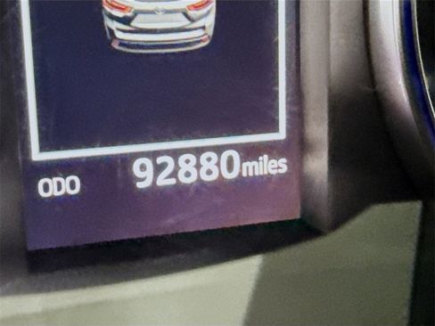 Used 2018 Toyota Highlander XLE image 4