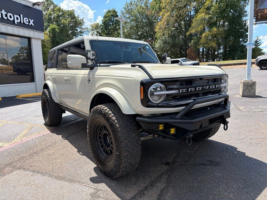 Used 2025 Ford Bronco Outer Banks AWD/4WD image 4