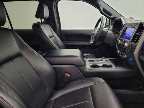 Used 2021 Ford Expedition XLT image 21