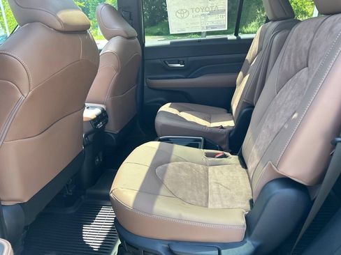 New 2026 Toyota Grand Highlander AWD Hybrid image 27