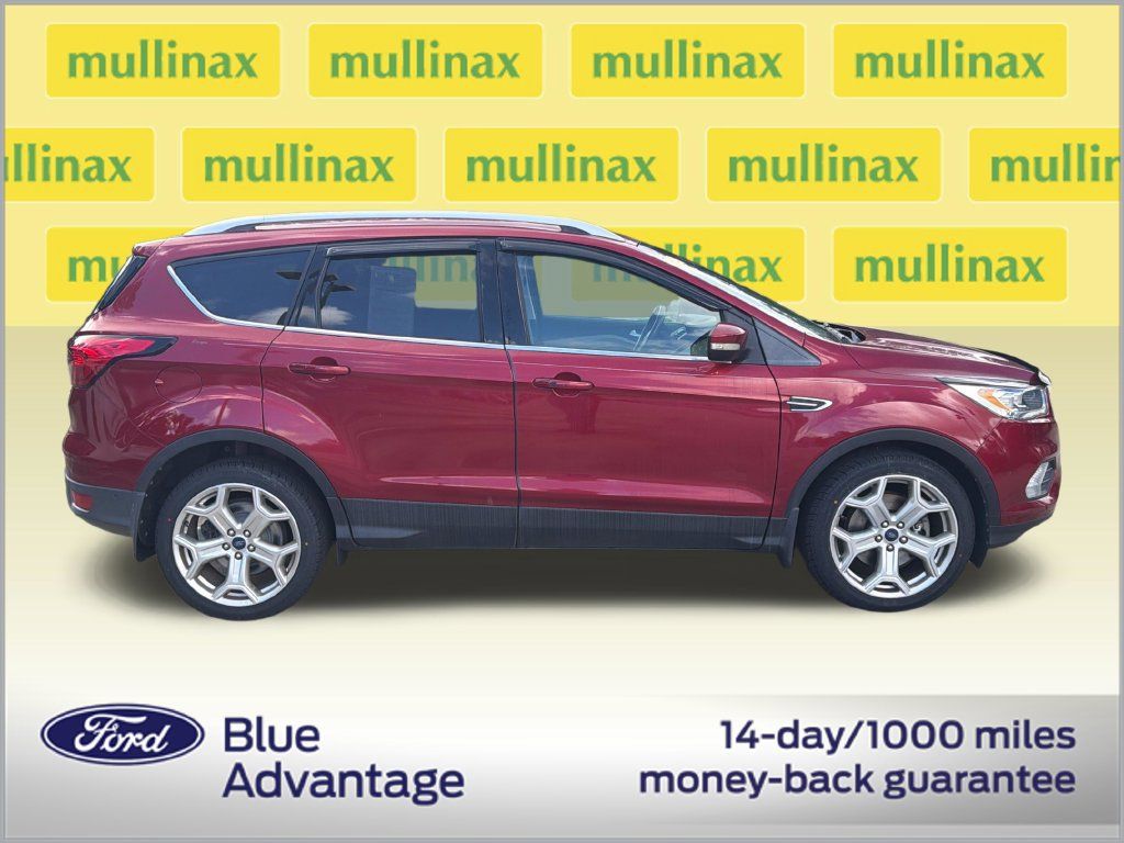 Used 2019 Ford Escape Titanium FWD image 2