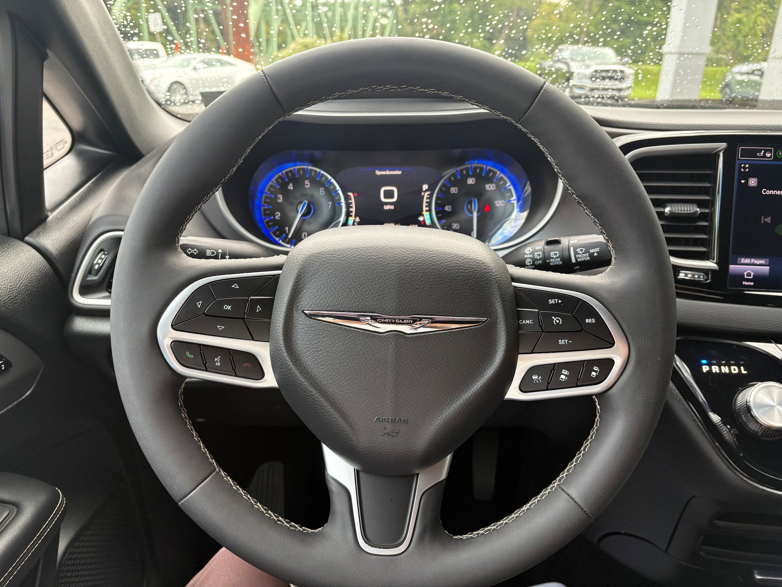 Certified 2025 Chrysler Pacifica Select FWD image 16