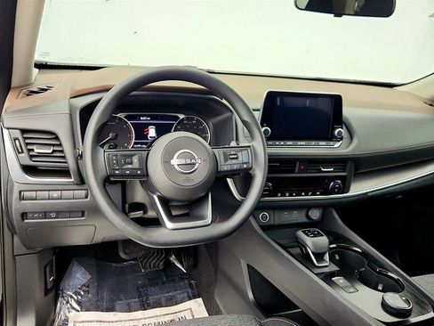 Used 2023 Nissan Rogue SV AWD/4WD image 12