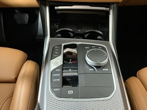 Used 2025 BMW 330i Sedan w/ Premium Package RWD image 13