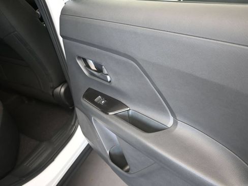 Used 2025 Nissan Kicks S AWD/4WD image 20