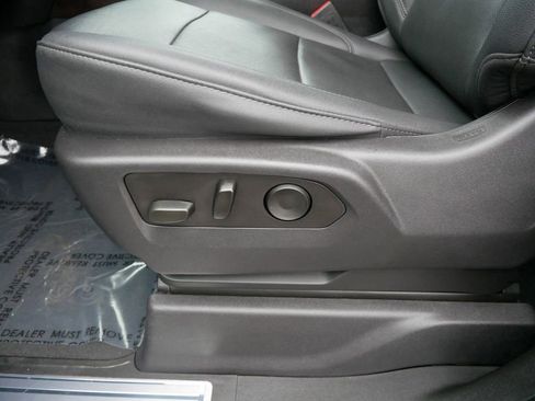 Used 2024 GMC Sierra 3500 SLT w/ SLT Premium Package image 8