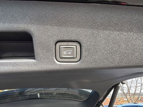 New 2026 GMC Acadia Denali image 36