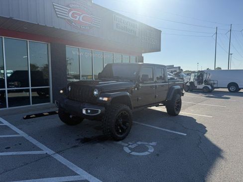 Used 2021 Jeep Gladiator Sport image 2