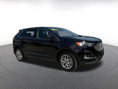 Used 2024 Ford Edge SEL image 2