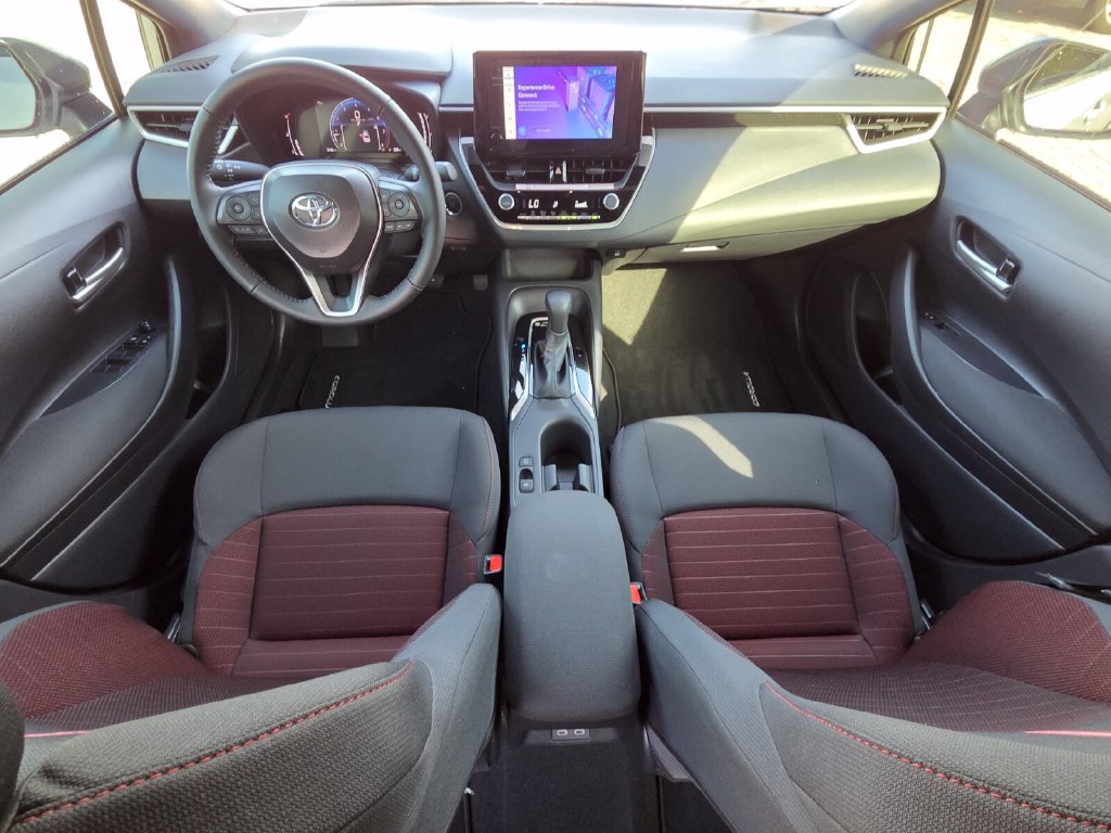 Certified 2026 Toyota Corolla SE FWD image 4