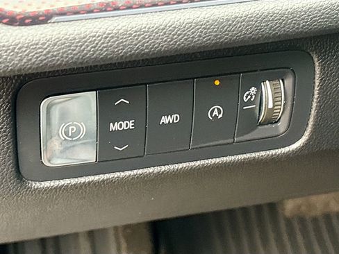 Used 2024 Chevrolet Traverse RS w/ LPO, Floor Liner Package AWD/4WD image 10