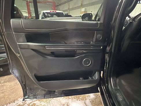 Used 2021 Ford Expedition Max Limited image 14
