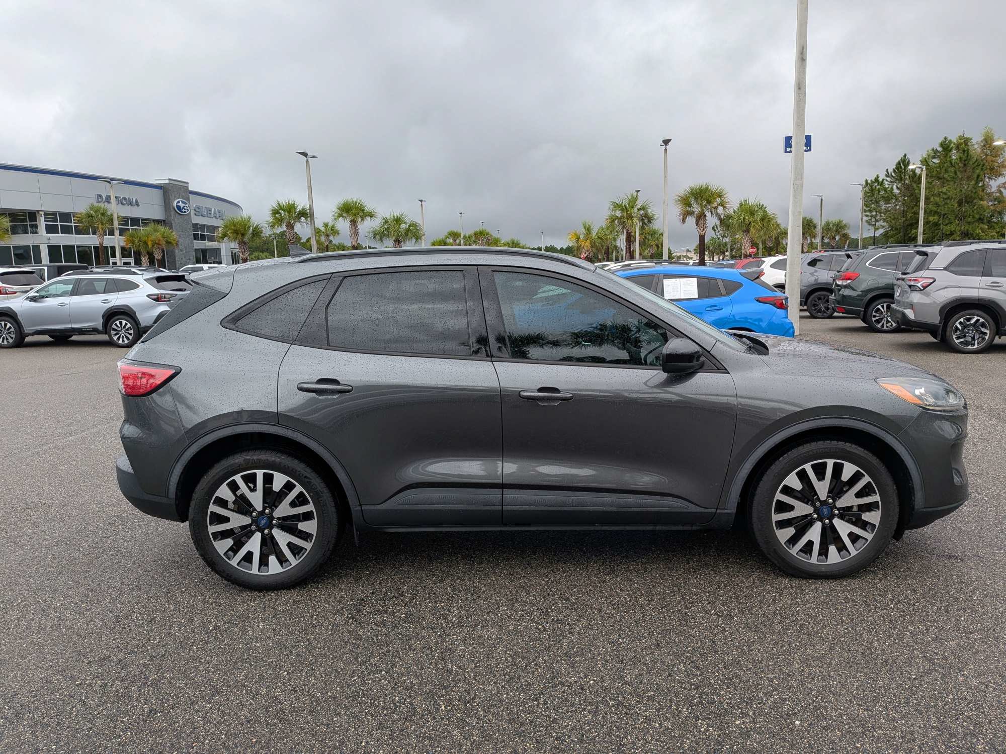 Used 2020 Ford Escape SE Sport AWD/4WD image 3