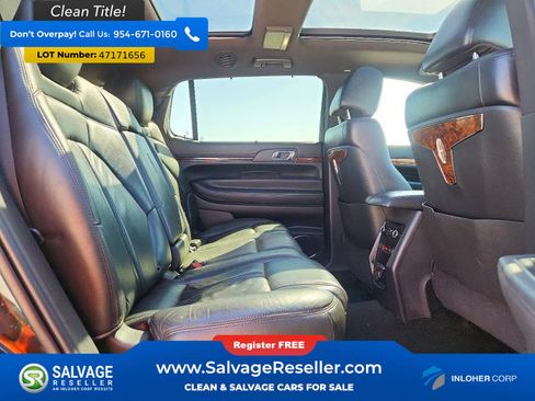 Used 2013 Lincoln MKT AWD image 3