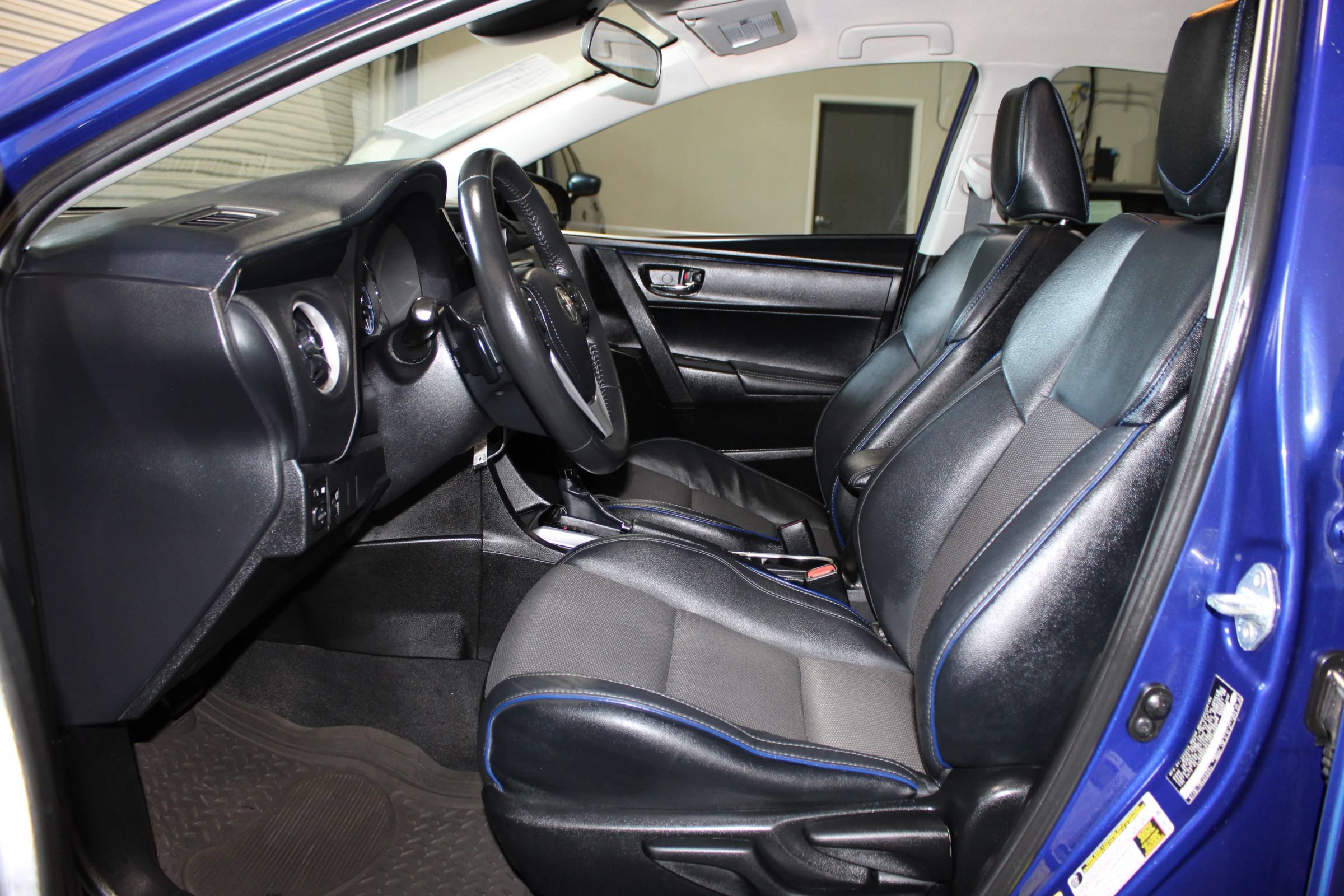 Used 2018 Toyota Corolla SE FWD image 9