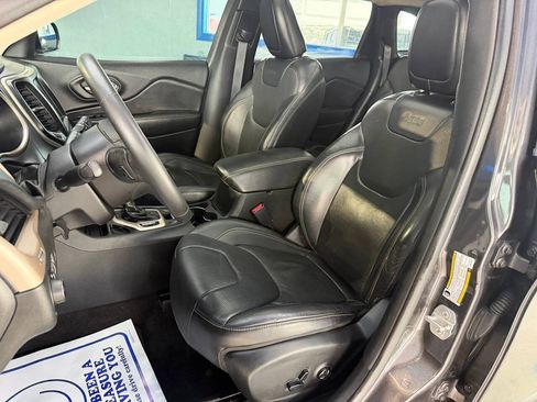 Used 2015 Jeep Cherokee Limited w/ Luxury Group FWD image 13