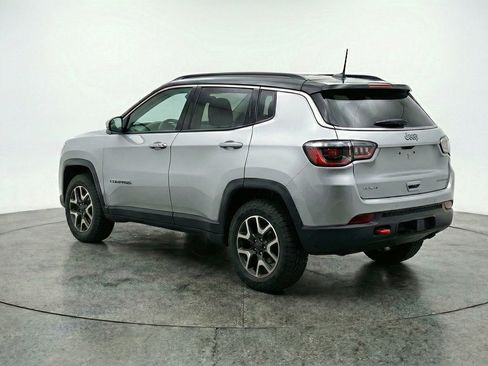 Used 2025 Jeep Compass Trailhawk image 6
