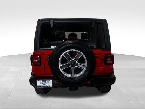 Used 2022 Jeep Wrangler Unlimited Sahara w/ Dual Top Group AWD/4WD image 24