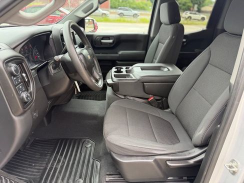 Used 2020 Chevrolet Silverado 1500 Custom w/ Custom Value Package AWD/4WD image 17