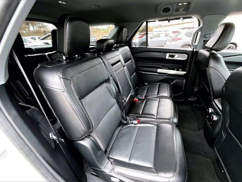 Used 2022 Ford Explorer Limited image 22