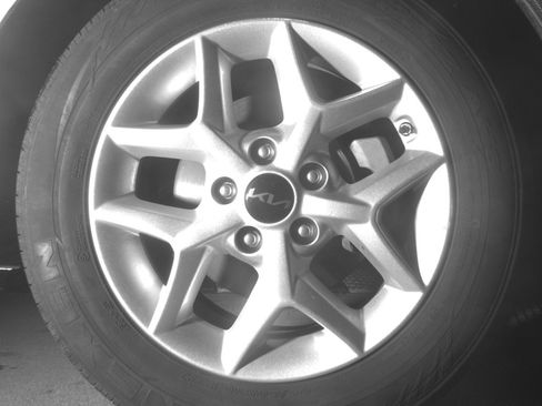 Used 2025 Kia Soul LX w/ LX Technology Package FWD image 13