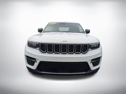 Used 2023 Jeep Grand Cherokee Laredo image 8