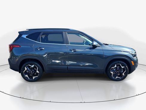 Used 2024 Kia Seltos EX AWD/4WD image 2