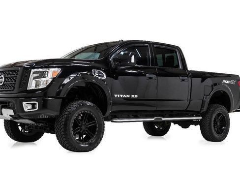 Used 2018 Nissan Titan PRO-4X w/ Pro-4x Convenience Package AWD/4WD image 2