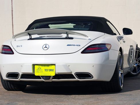 Used 2012 Mercedes-Benz SLS AMG Roadster image 5