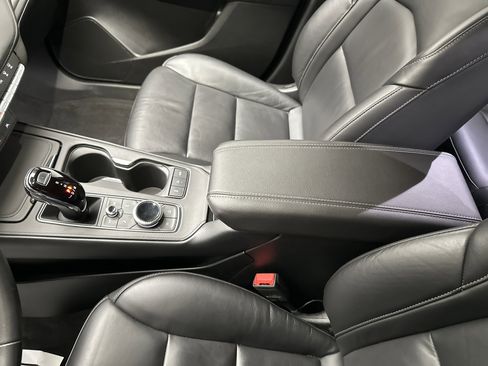 Used 2023 Cadillac XT4 Premium Luxury image 39