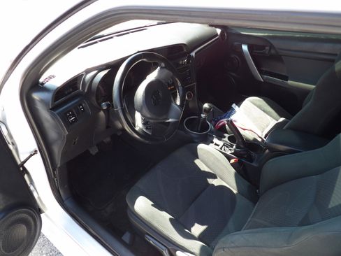 Used 2013 Scion tC image 9