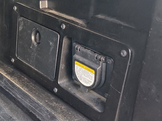 Used 2016 Toyota Tacoma Limited w/ Towing Package RWD image 15