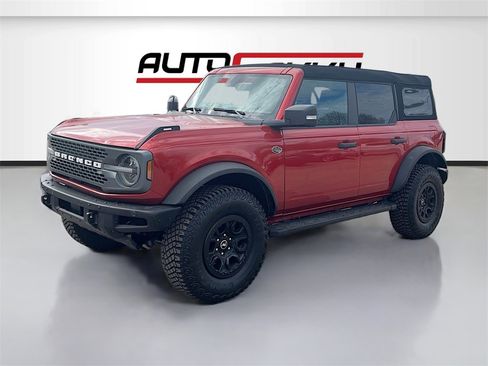 Used 2024 Ford Bronco Wildtrak image 3
