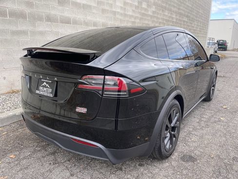 Used 2024 Tesla Model X Plaid image 6