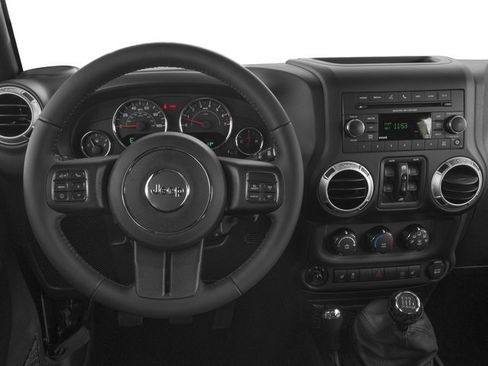 Used 2017 Jeep Wrangler Unlimited Sahara w/ Connectivity Group AWD/4WD image 11