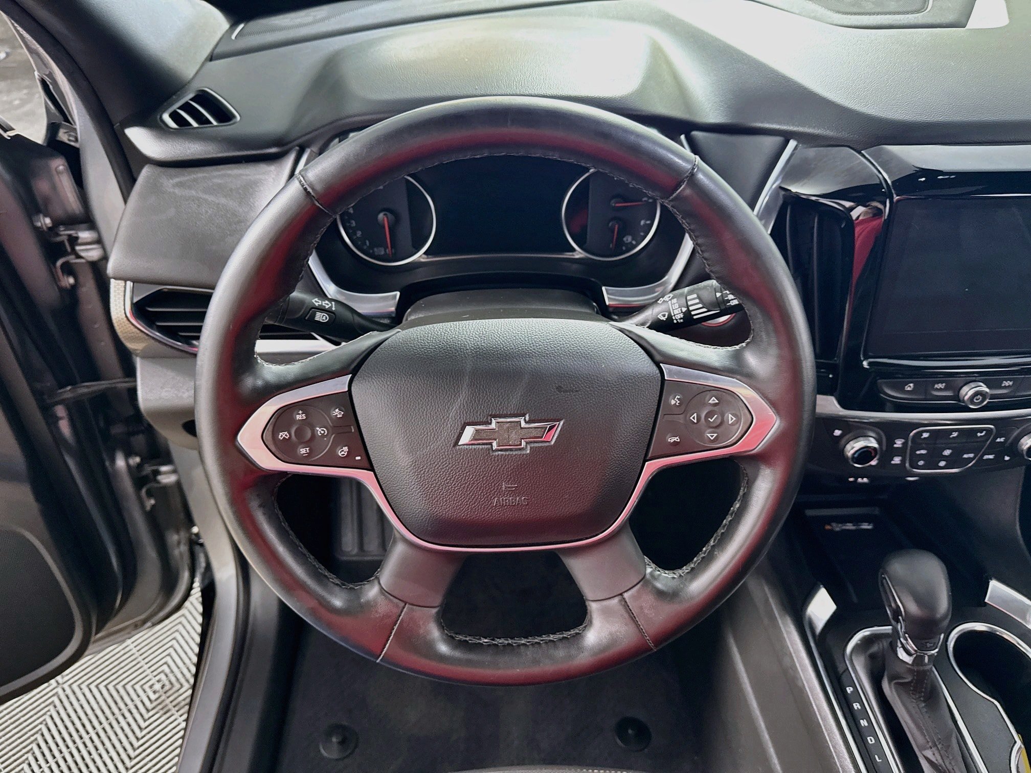 Used 2023 Chevrolet Traverse Premier w/ Redline Edition AWD/4WD image 17