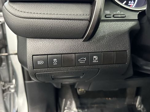 Used 2022 Toyota Camry LE image 12