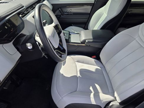 Used 2025 Land Rover Range Rover Sport Dynamic SE image 11