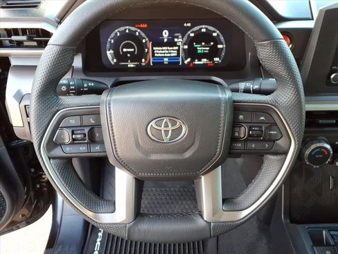 Certified 2025 Toyota Tacoma TRD Sport image 20