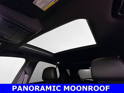 Used 2023 Chevrolet Equinox RS w/ RS Leather Package image 5