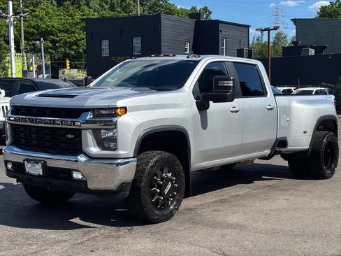 Used 2021 Chevrolet Silverado 3500 LT w/ Convenience Package AWD/4WD image 4