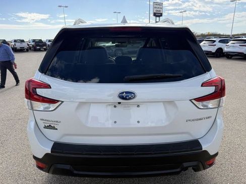 Used 2020 Subaru Forester Premium image 7