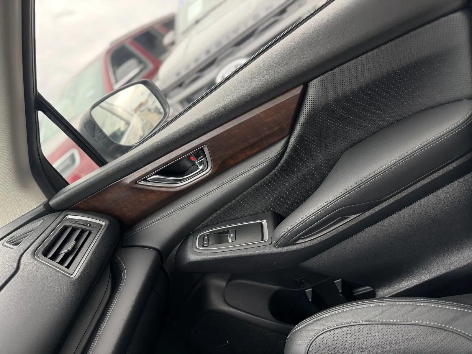 Used 2023 Subaru Ascent Touring AWD/4WD image 38