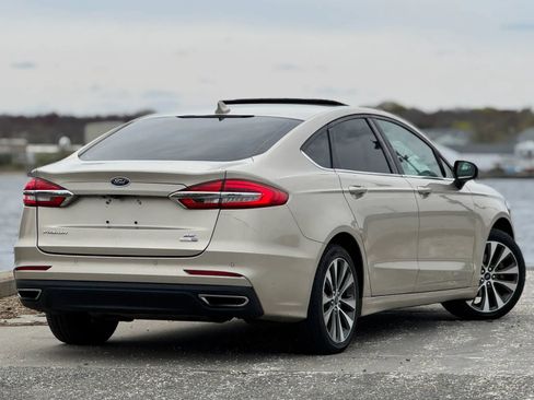 Used 2019 Ford Fusion SE AWD/4WD image 7